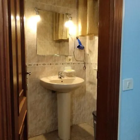 Homestay Cristianos Centro, With A Private Bathroom In Shared *