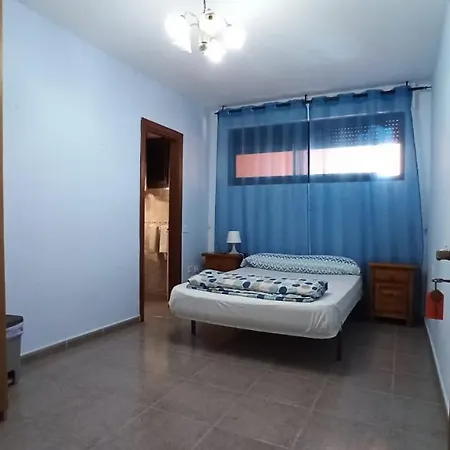 Cristianos Centro, With A Private Bathroom In Shared Alloggio in famiglia *