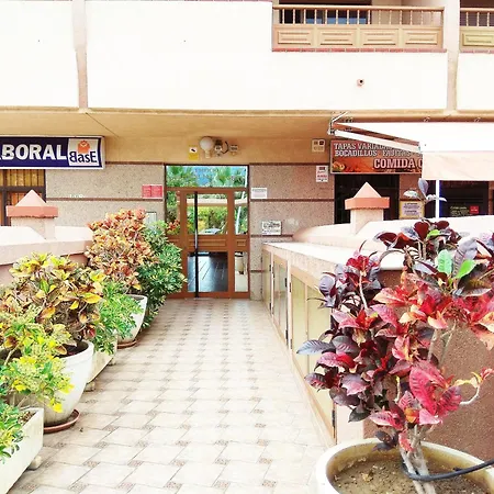 Cristianos Centro, With A Private Bathroom In Shared Alloggio in famiglia